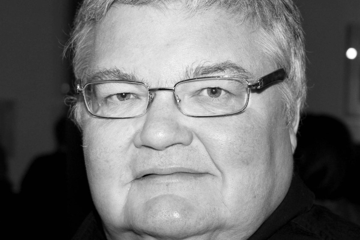     Скоропостижно скончался на борту самолета дирижер и скрипач-виртуоз Сергей Стадлер, бывший муж Илзе Лиепы