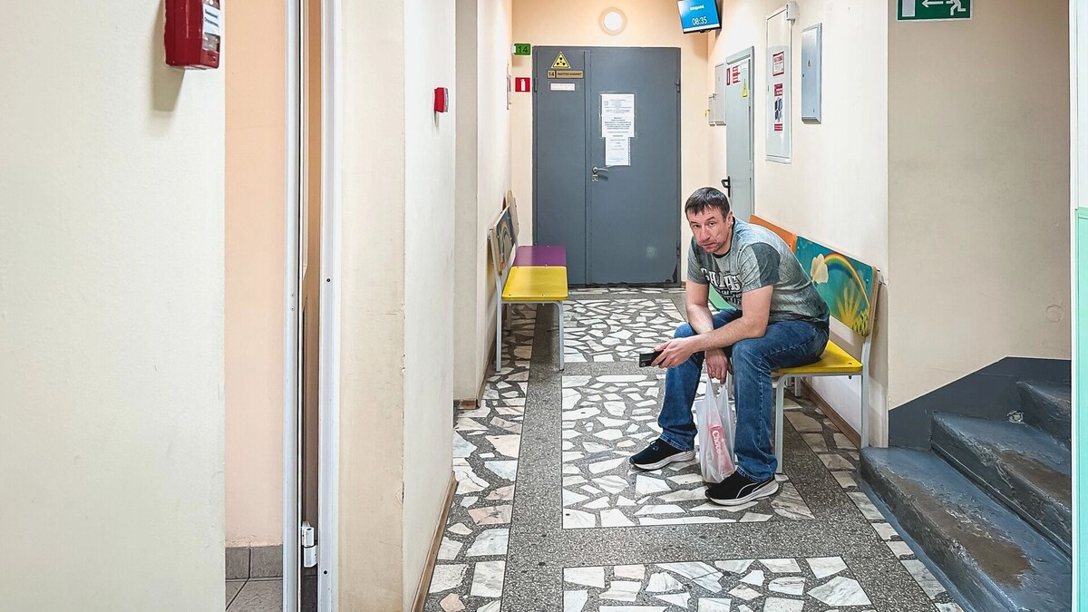    Иллюзия, что вы один. Реальность: за углом сидят ещё 15 человек, которые записались раньше. Но выглядит почти как спа-салон   1MI