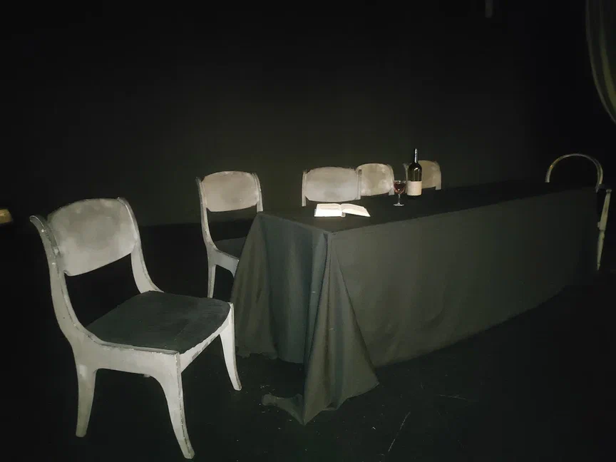 сцена в ожидании актёров