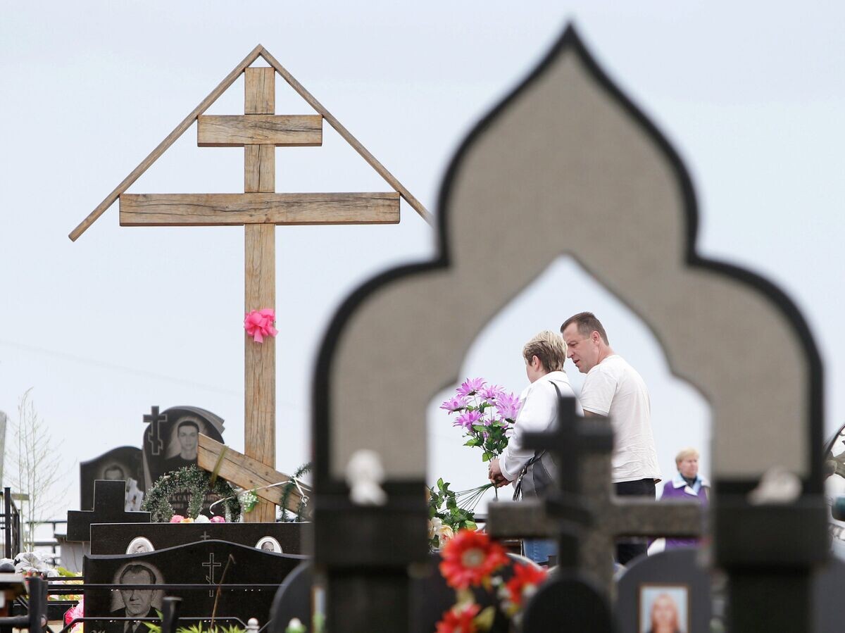    Посещение кладбищ в день Радоницы | © РИА Новости / Егор Еремов