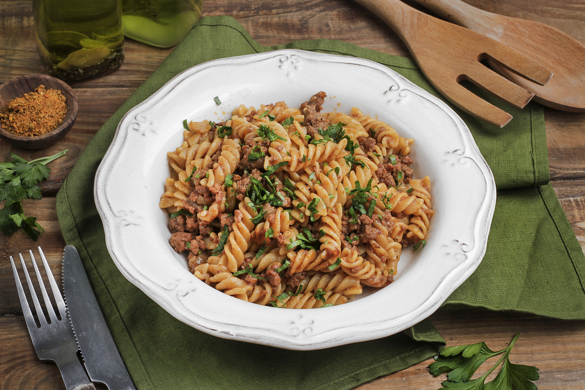 Макароны «Мечта матроса» с рубленым мясом и томатным соусом