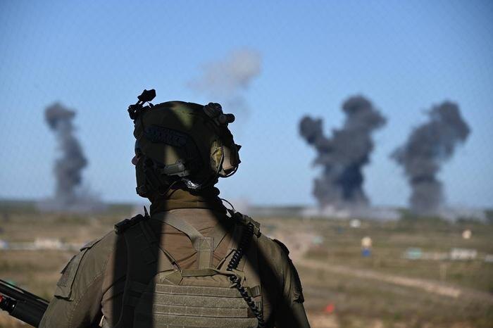 Герасимов: Российские войска наступают на всех направлениях СВО