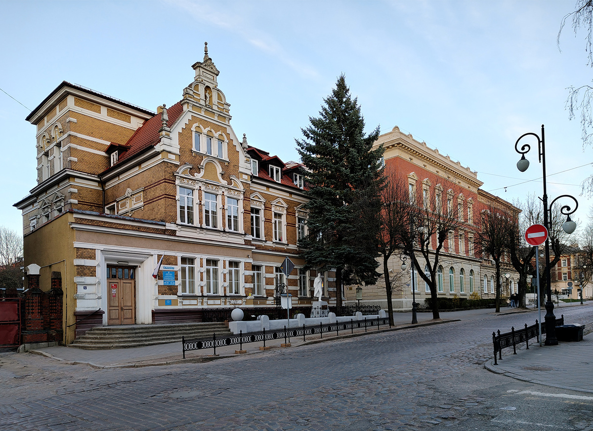 Вилла Германа Чибулински, 1899, ныне Детская музыкальная школа. Пионерская улица, 5, Черняховск.