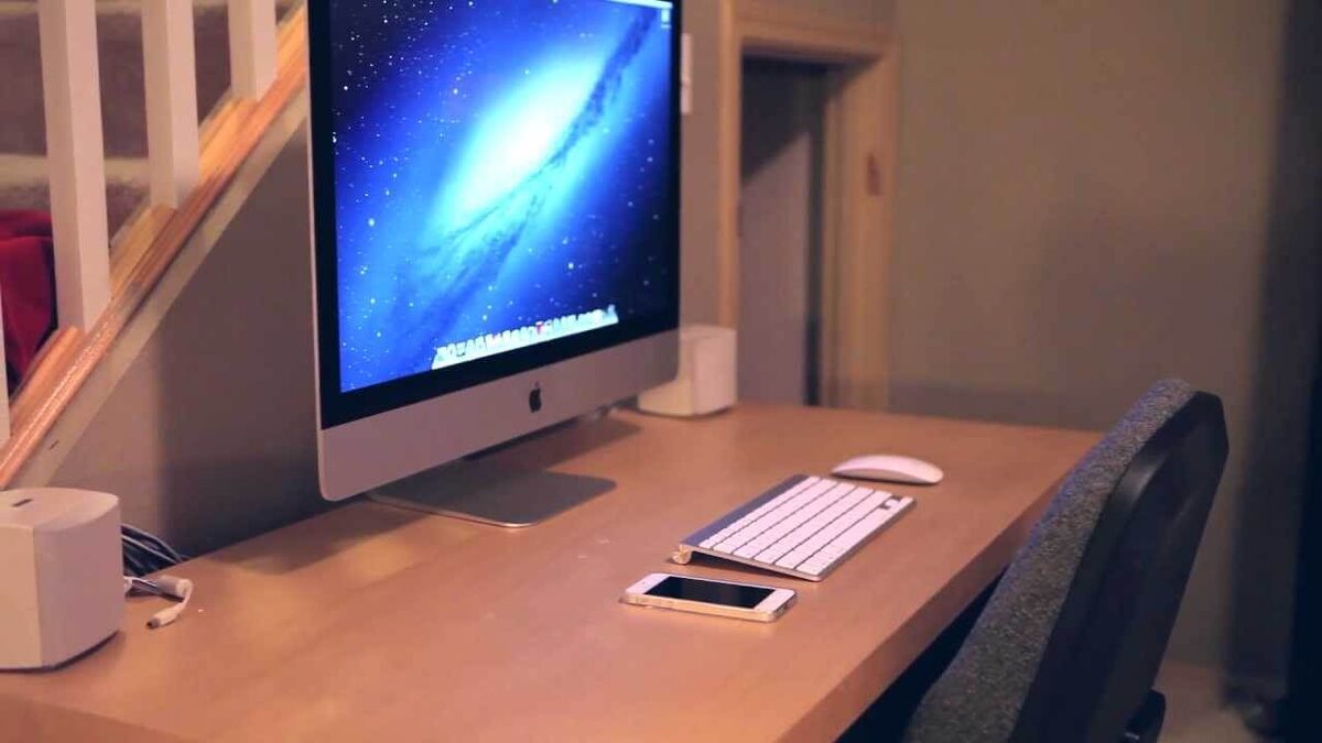 Кук принимал спорные решения, например, склеил корпус настольных компьютеров Mac.