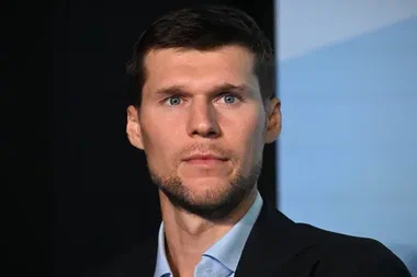 Панжинский совсем поплыл...сравнил Большунова и Губерниева!?