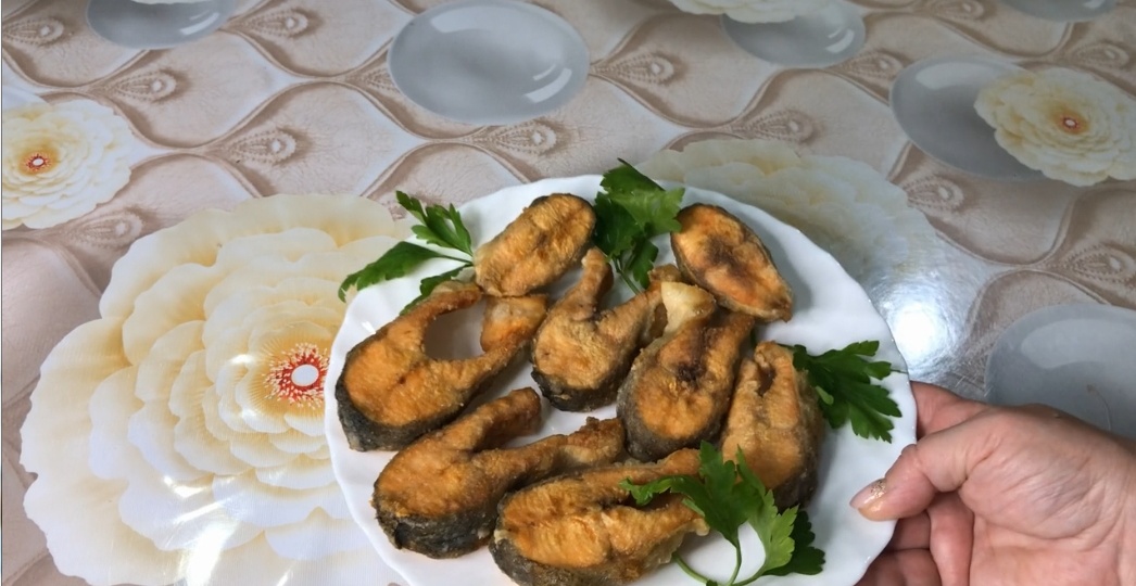 Как вкусно пожарить форель стейками.