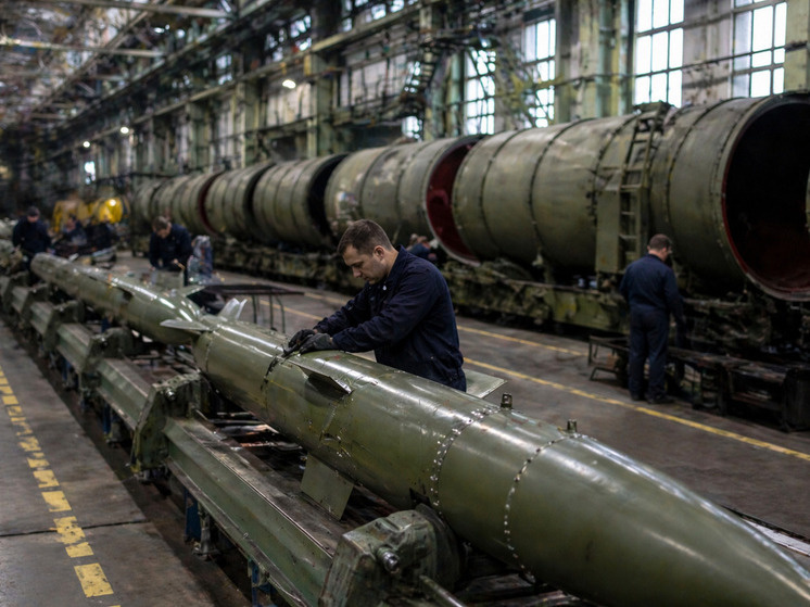     Коллаж: генерация ChatGPT