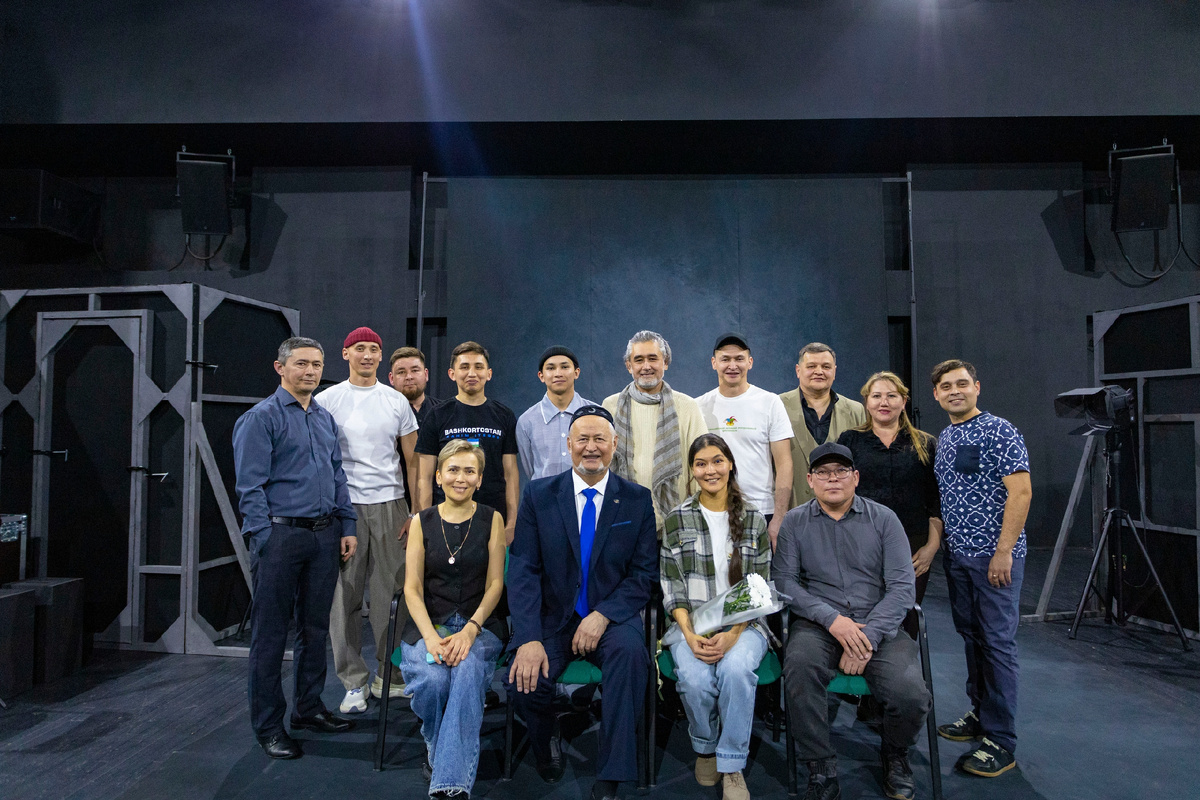 ФОТО ИЗ АРХИВА БАШАКАДЕМТЕАТРА