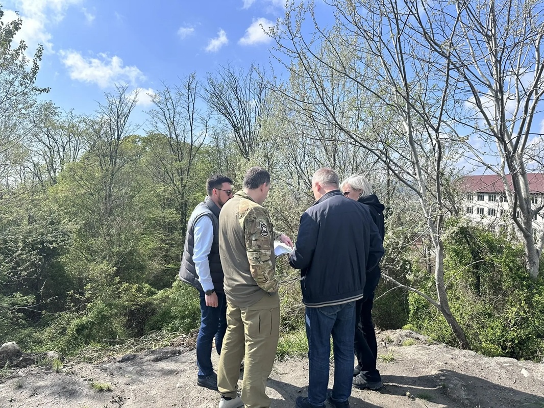 В Сочи проверяют земли на пригодность.  Фото: Фото: предоставлено комиссией из Единого научного центра Минприроды России