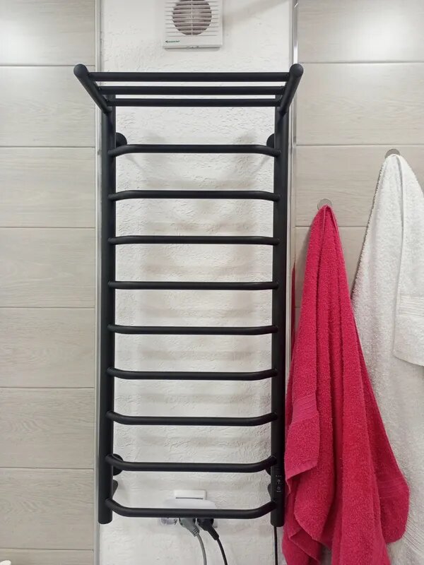 Вот такой красавец в размере 1000х400 с полкой в черном цвете.