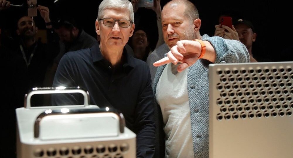 Тим Кук уходит с поста гендиректора Apple после 15 лет работы: кто его сменит