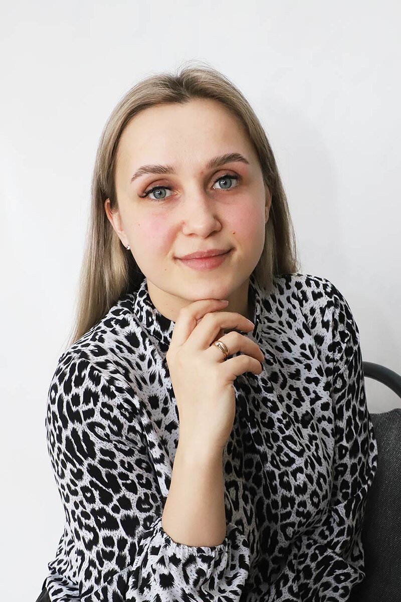 Ольга ТЕНЬКОВА точно знает, что сфинкс – лучшее лекарство от грусти. Фото Александра ВАСИЛЬЕВА.