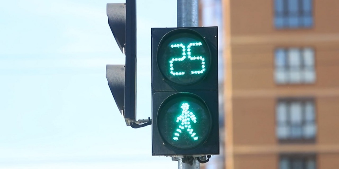 🟢 2ГИС начал показывать сигналы светофоров в Питере