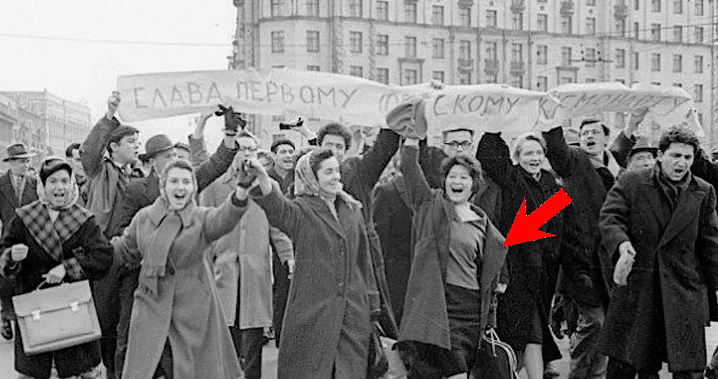 Почему в СССР люди с маленькими зарплатами были счастливы, а сейчас и с большими - не очень. Разбираемся вместе