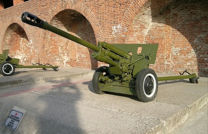 ЗиС-3 в стенах нижегородского кремля.