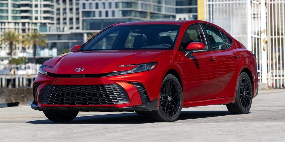 Эпоха кроссоверов заканчивается? Почему покупатели массово возвращаются к седанам