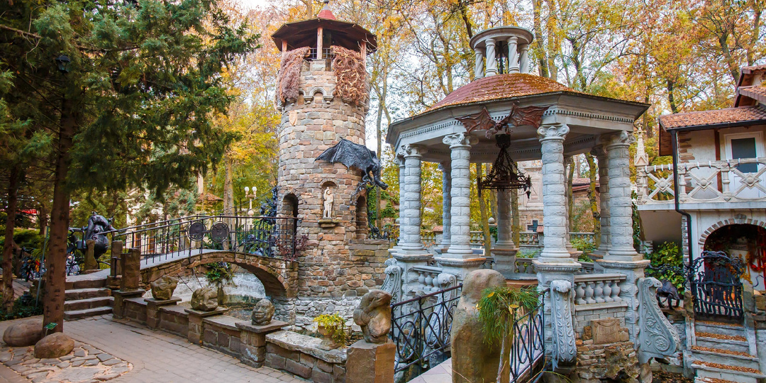 Пирамида Хеопса вместо отеля для туристов. Как в Кабардинке появился «Старый парк»