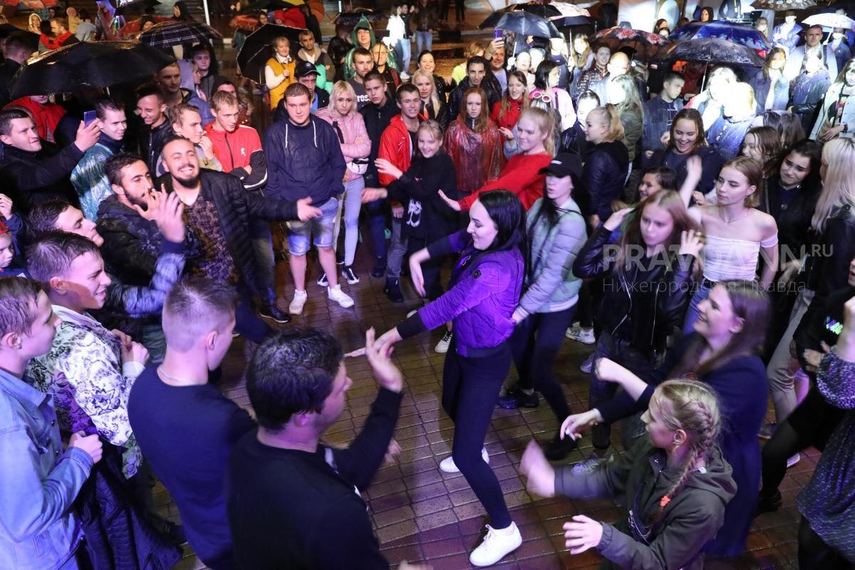    Песни из 90-х - неизменные хиты дискотек