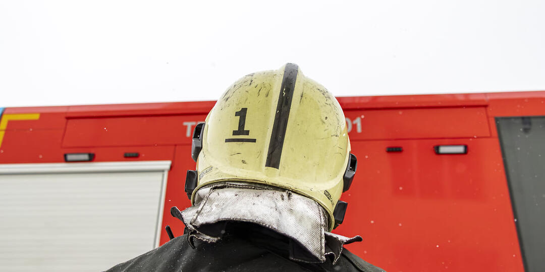 В Туапсе продолжают ликвидировать пожар после атаки БПЛА