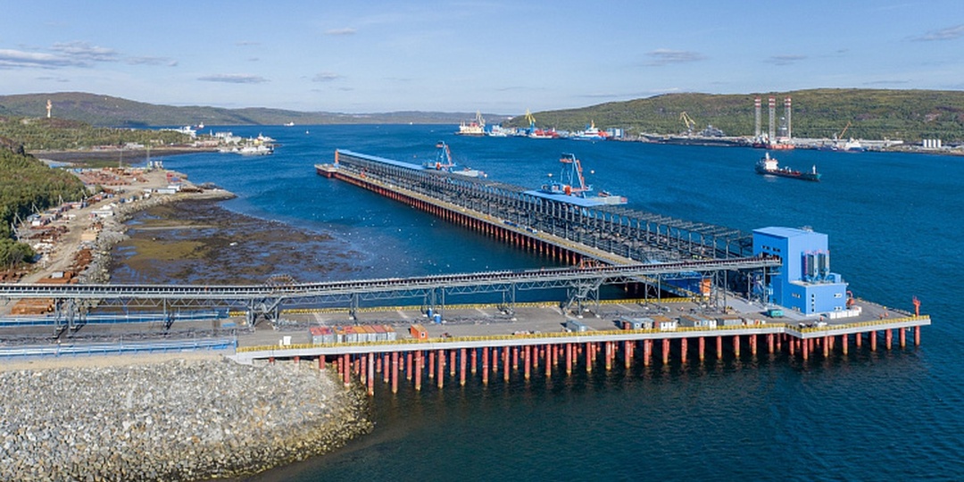 Порт Лавна в Мурманской области отправил на экспорт первые 1,4 млн т грузов