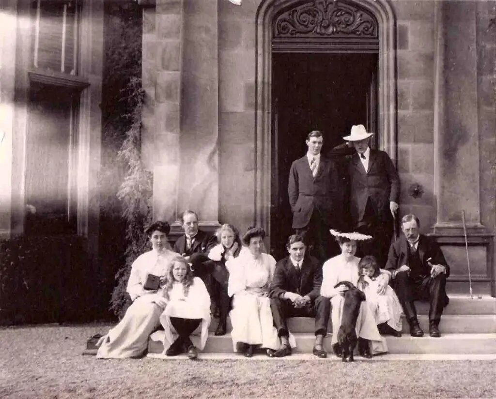 Томас Тод и его семья в Клервуд-Хаусе, 1906 год