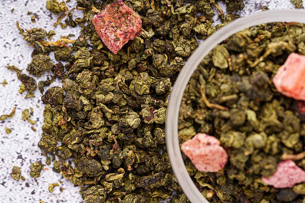 Улун Белые ночи со вкусом северных петербургских ночей, карельской прохлады, образов Достоевского. Папайя и черника создают легкий, по-летнему свежий вкус.