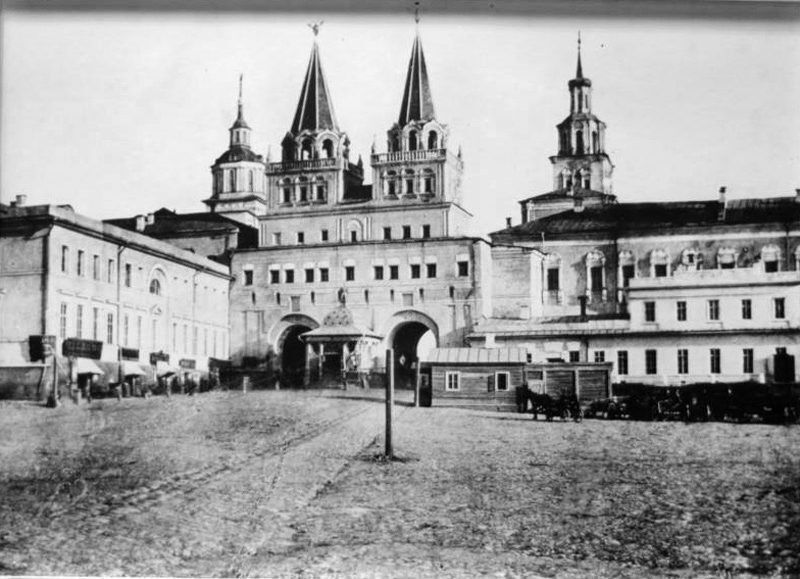 Воскресенские ворота и Иверская часовня