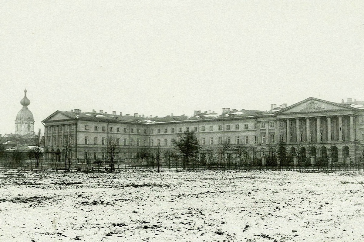    Внешний вид здания Смольного института/andcvet.narod.ru