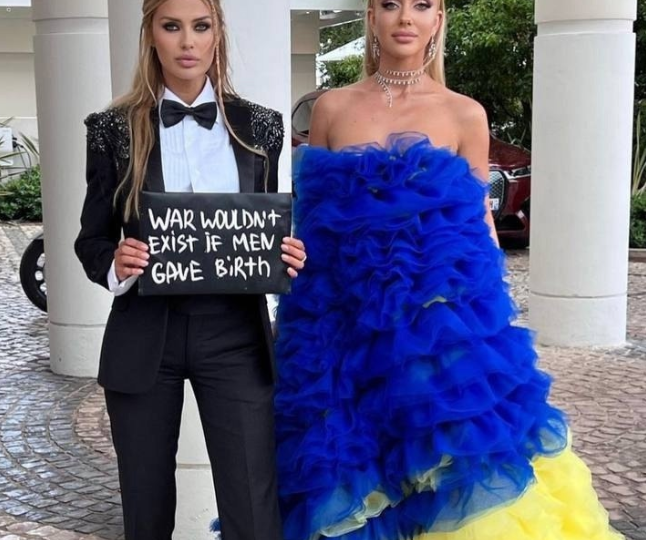 Эффект Бони или Боня (м) - буржуазная революционерка. Как Песков проговорился, подтвердив, что наши даже там - не наши...