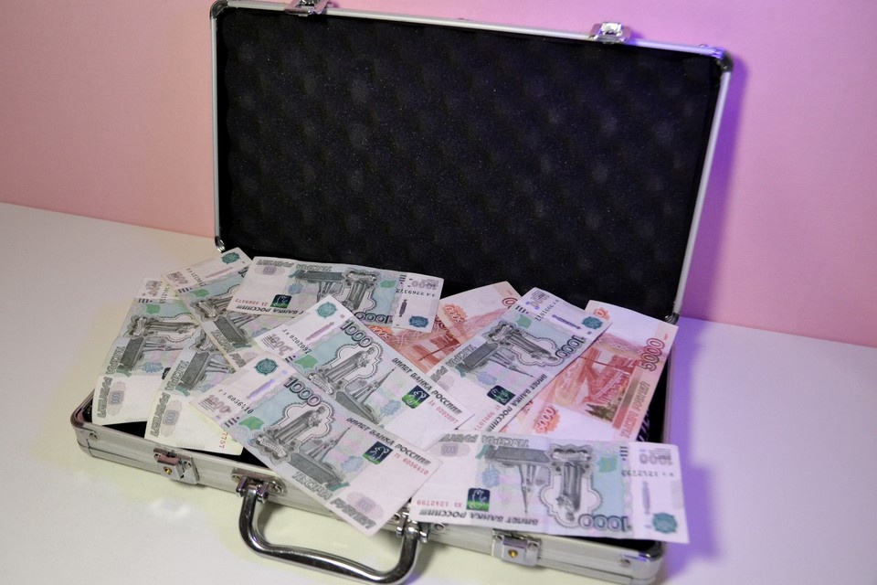    Женщина сбережения и за четыре раза передала все сбережения «доверенному лицу». Даниил ОПАРИН