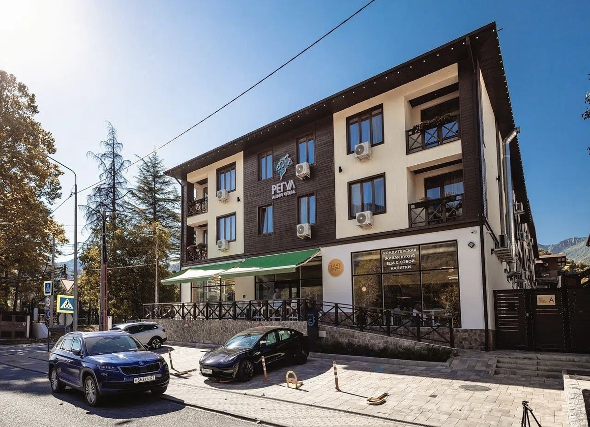 ЭЗС возле гостиницы/ Красная Поляна, Сочи/ фото regulpoiyana