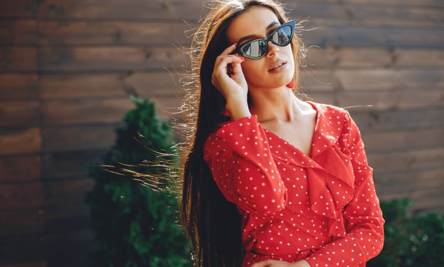 Если женщина доказывает, что у неё "низкие требования", то вероятно их очень даже много