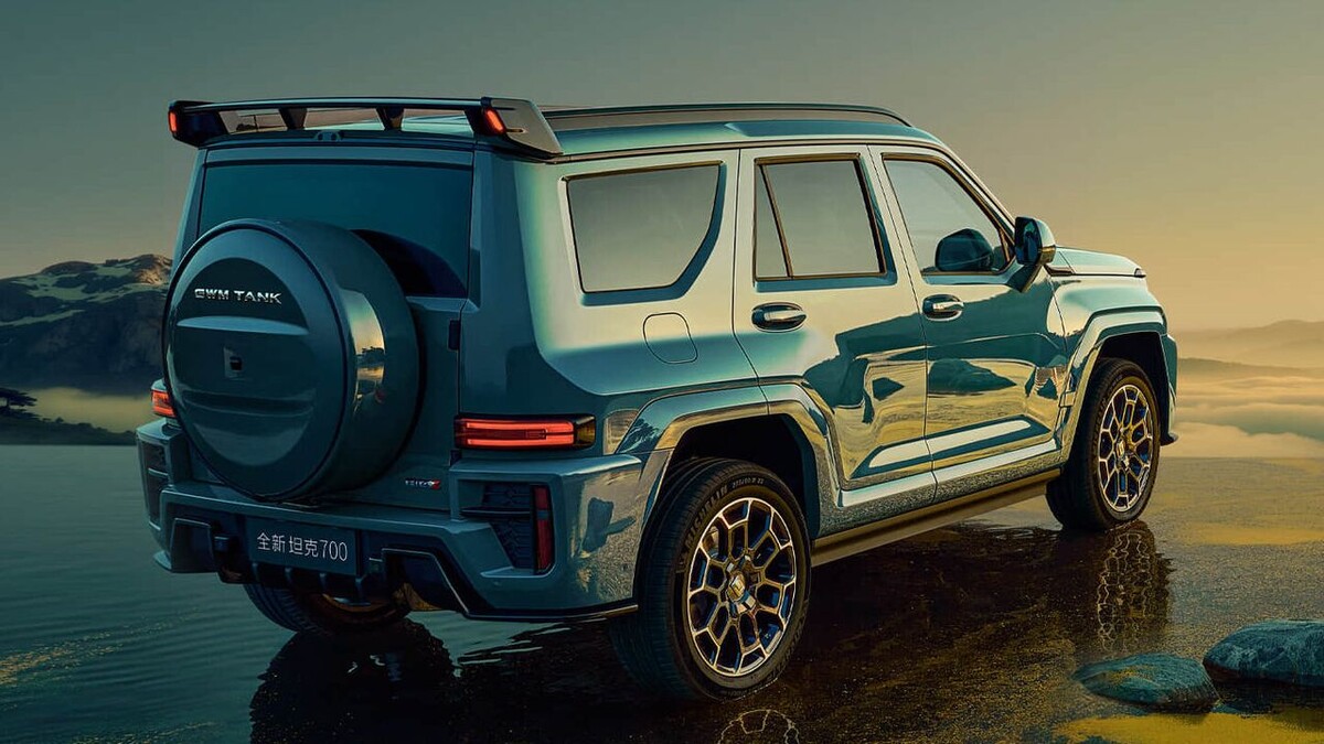    Tank 700 Hi4-Z. Фото Tank