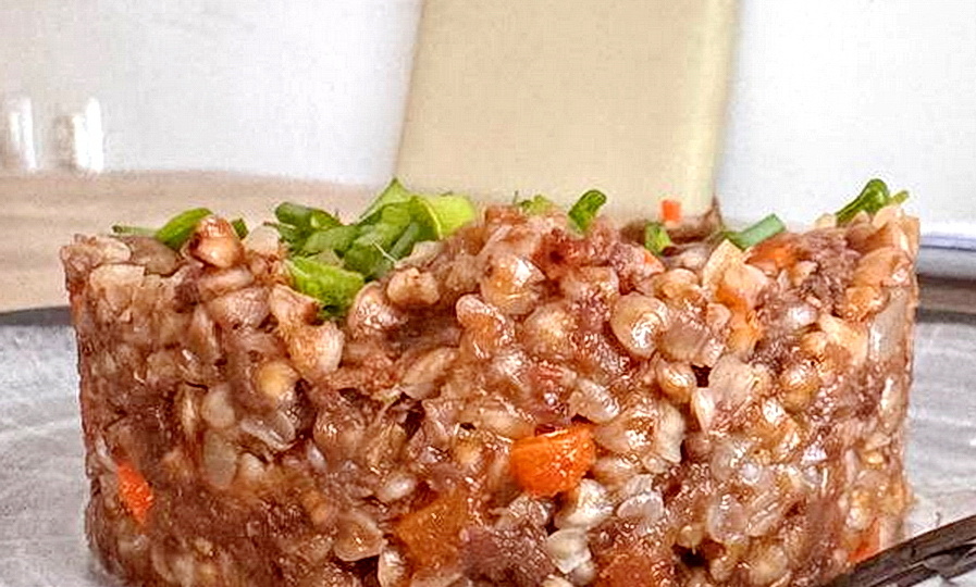 Самая вкусная гречка с тушенкой (по мнению двух опрошенных мной человек)