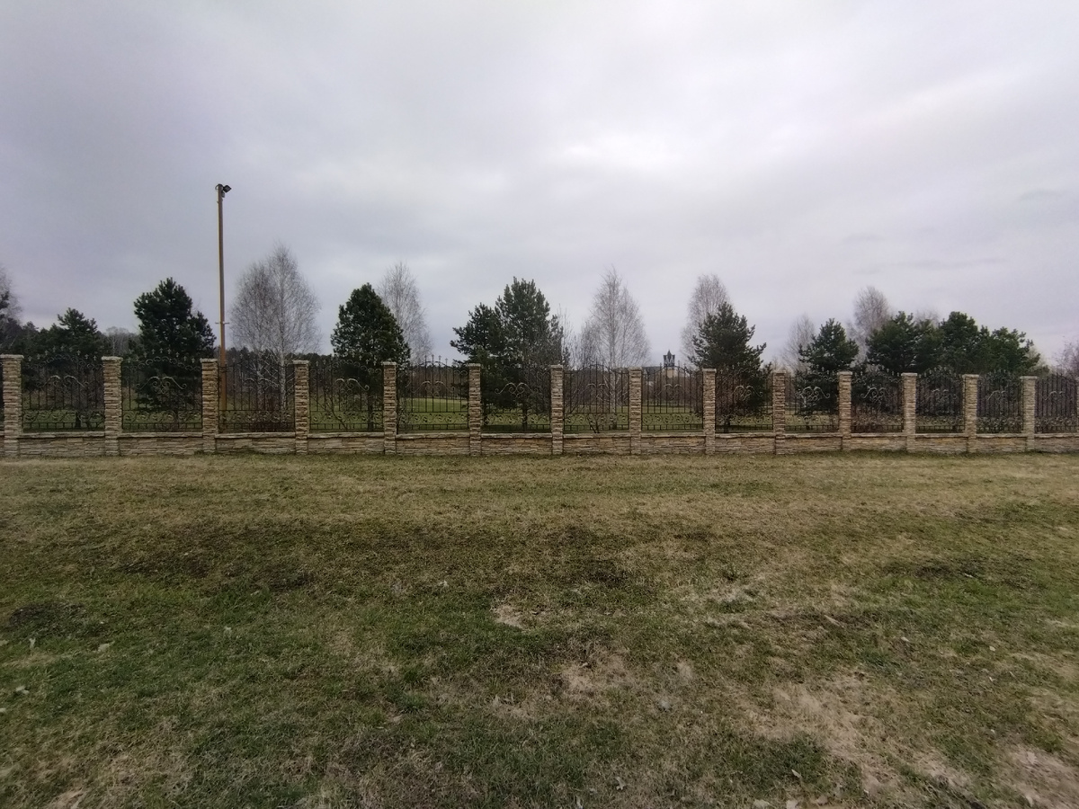 Часть придомовой территории