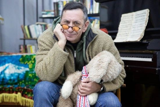 «Мне позвонил режиссёр и сказал: есть роль»: ковровский фотограф Олег Филипчук — о неожиданном дебюте в театре