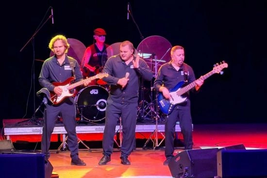 «Песни — не про тюрьму, они про жизнь»: читательница «ГОРОДКОВРОВ.РУ» — о концерте «Бутырки», который заставил плакать и петь весь зал