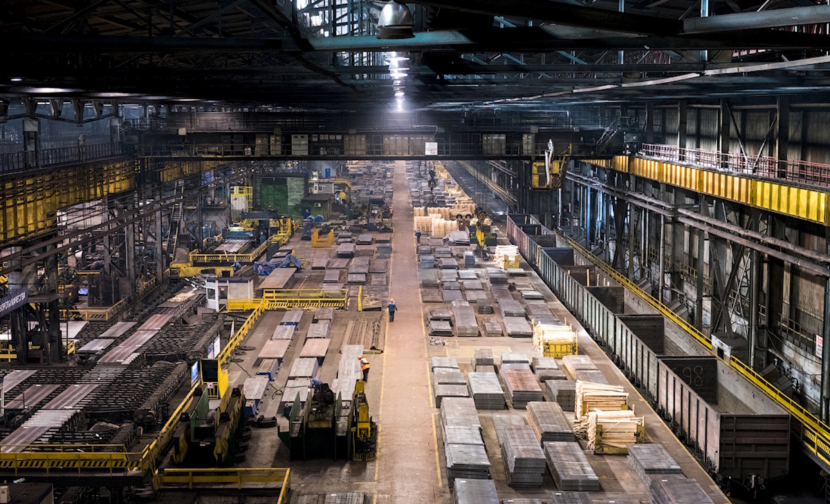 Слябы на складе «Северстали» в Череповце. Фото: пресс-служба «Северстали»