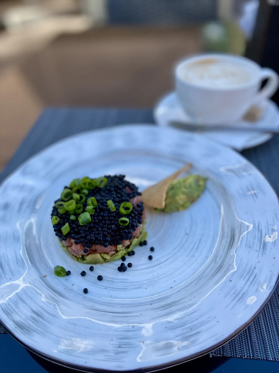 Тар-тар из лосося в ресторане "Garda"