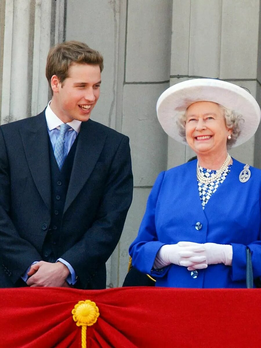 Принц Уильям и Елизавета📷
