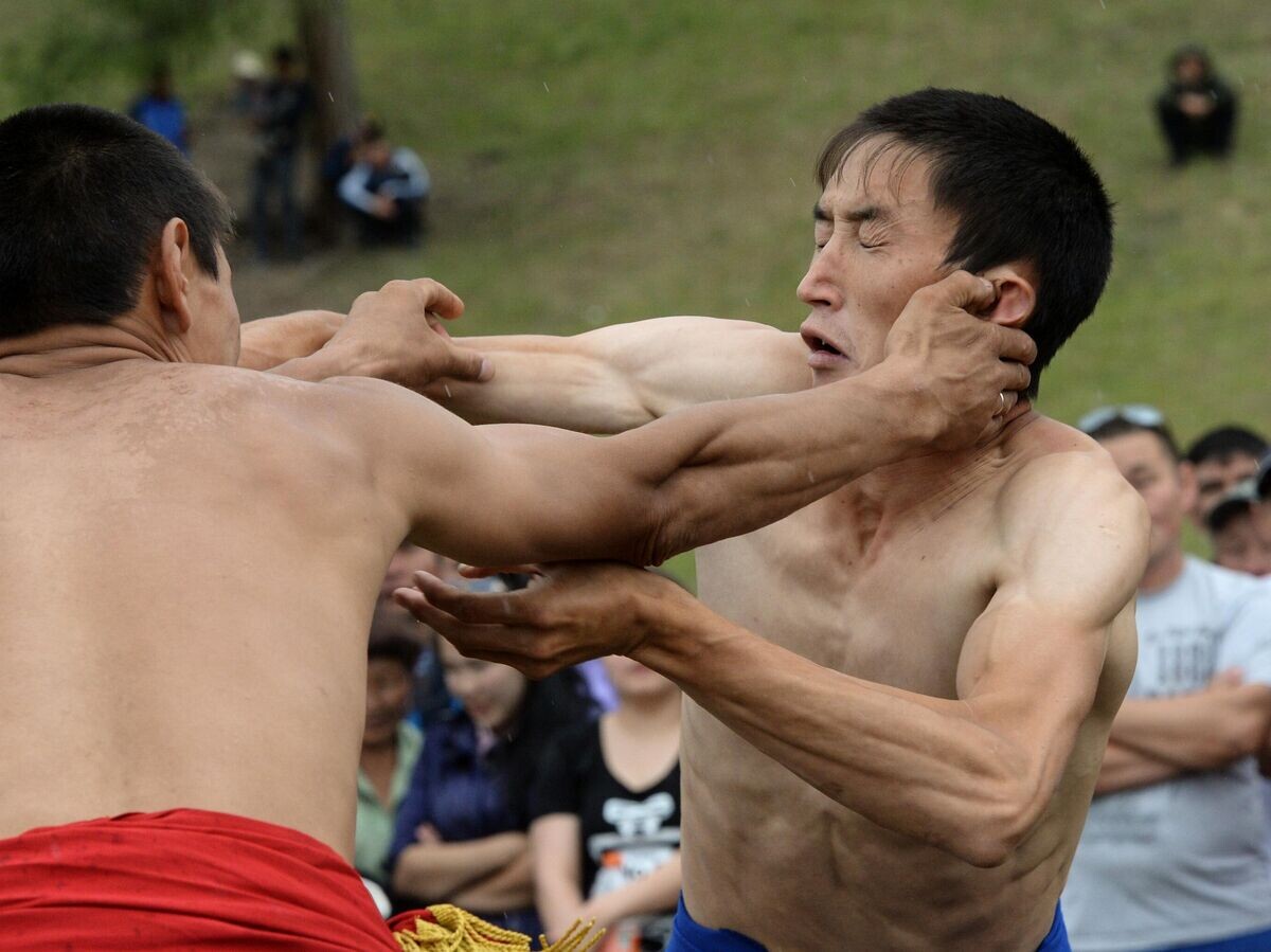    Спортсмены во время состязаний по алтайской борьбе Куреш | © РИА Новости / Александр Кряжев