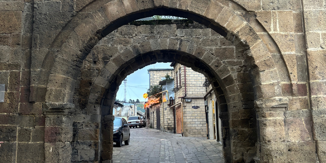 Врата Востока и Каспия. Виртуальная экскурсия по крепости Нарын-Кала и старому Дербенту