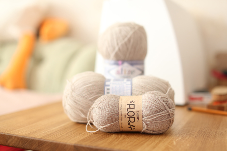 2 фотографии, листаются