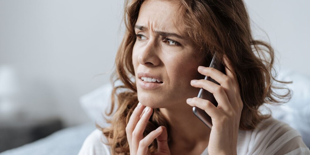 – Он тебе ничего не сказал, да? – улыбается бывшая моего мужа