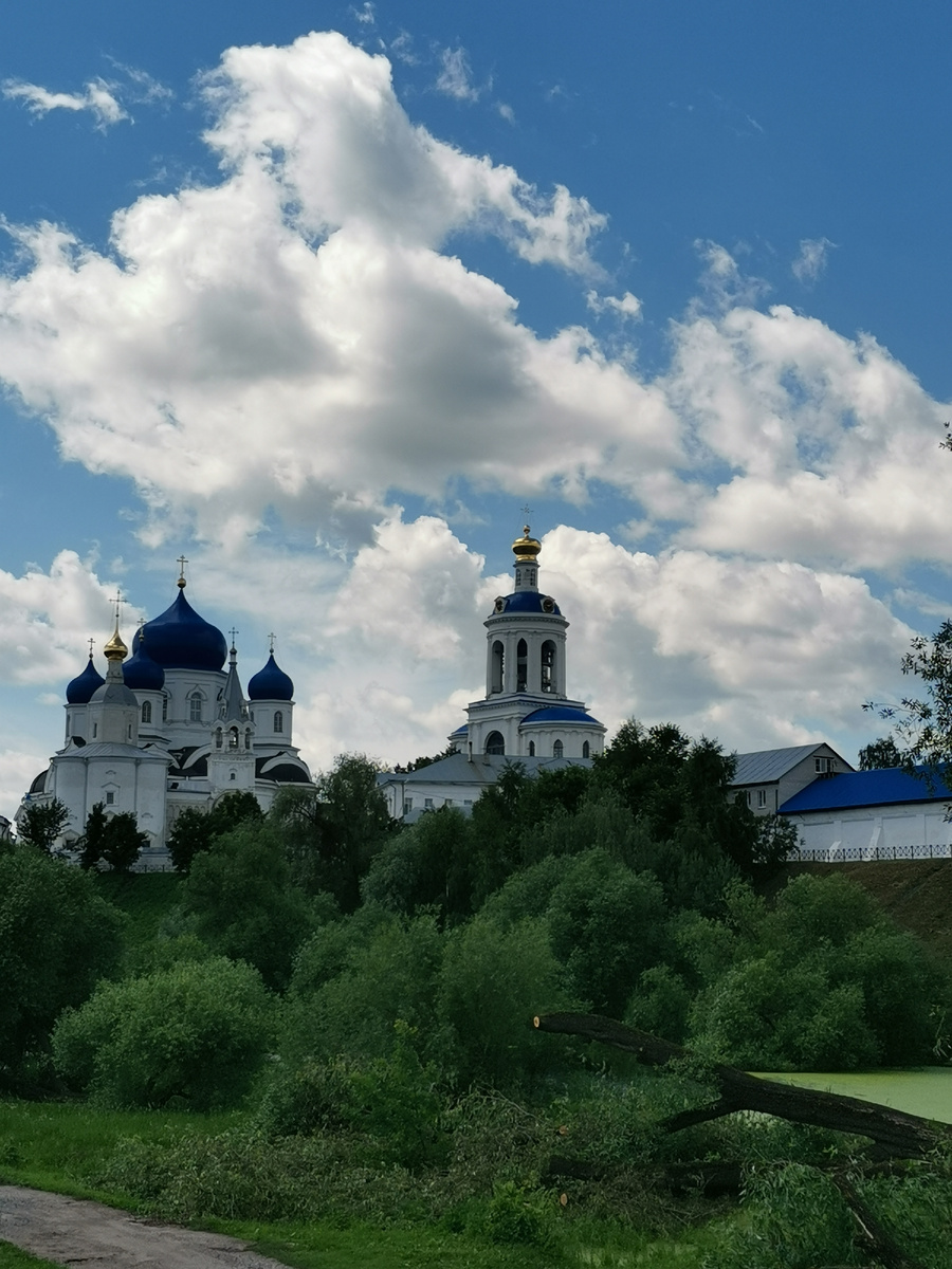 Боголюбский женский монастырь в селе Боголюбово Владимирской области