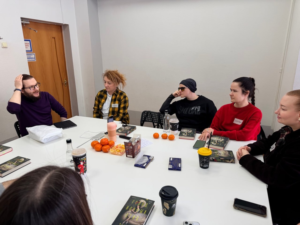 Читатели на встрече с переводчиком Кириллом Батыгином