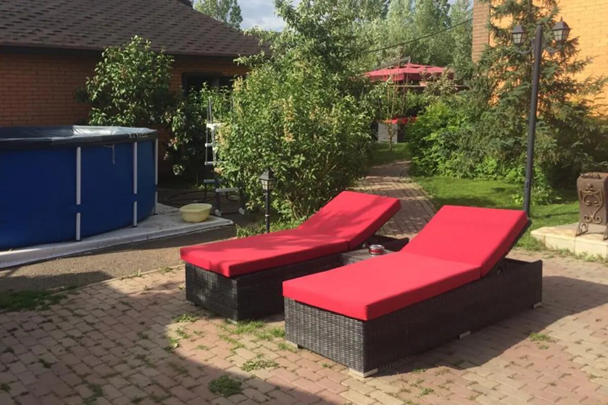 Мебель из ротанга для частного проекта: шезлонги и кофейный столик «‎Лаунж»