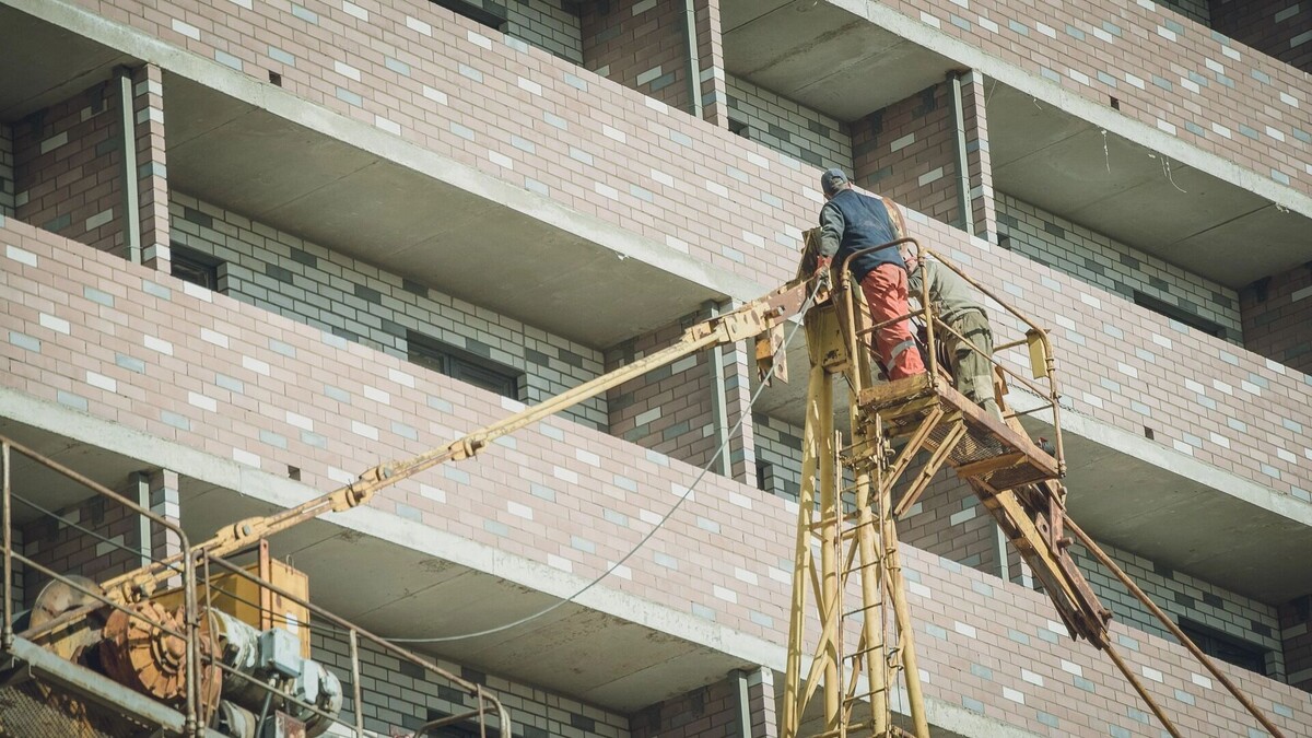    Власти разрабатывают план по избавлению дорог под Ростовом от пробок из-за ЖК   1MI