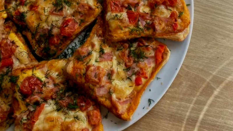 Мини-пиццы на завтрак за 15 минут: когда нет времени, но хочется вкусно