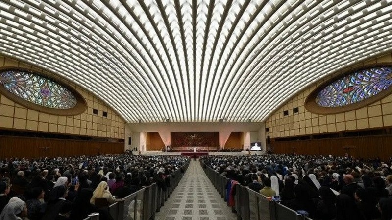 Загадки Ватикана: Архитектура. Зал Павла VI - шедевр модернизма или храм рептилии